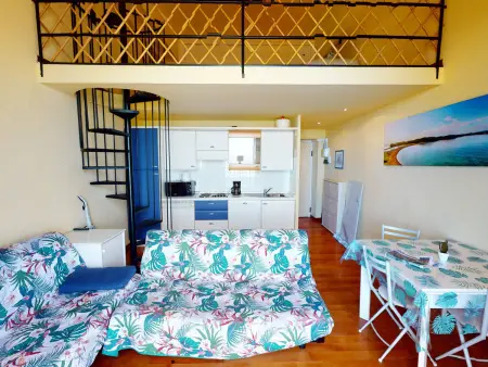 Studio avec mezzanine, face mer, Wi-Fi, proche plage - Photo 2