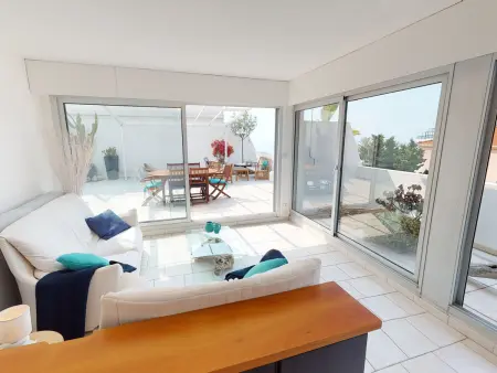 Superbe appartement climatisé avec grande terrasse et parking à Menton - Photo 2