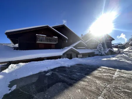 4 pièces spacieux bien équipé avec Wi-Fi et parking, au pied du ski bus - Photo 18