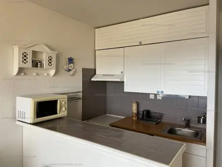 Studio cabine cosy avec balcon Sud, parking et WiFi aux Angles - Photo 2