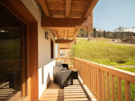 Charmette 2 pièces avec parking, terrasse et casier à skis - Photo 10