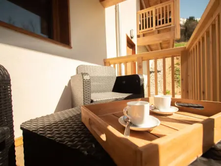 Charmette 2 pièces avec parking, terrasse et casier à skis - Photo 11