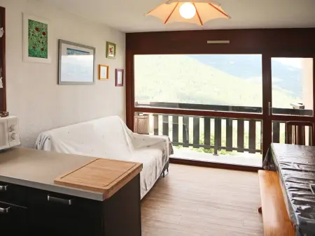 Grand studio 5 personnes avec balcon, parking, proche station - Photo 1