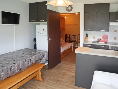 Grand studio 5 personnes avec balcon, parking, proche station - Photo 3