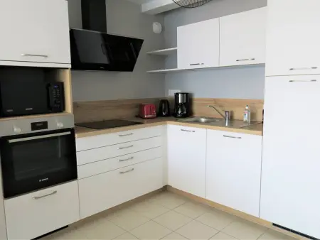 Appartement rénové 2 chambres avec WIFI et parking à Perros-Guirec - Photo 3