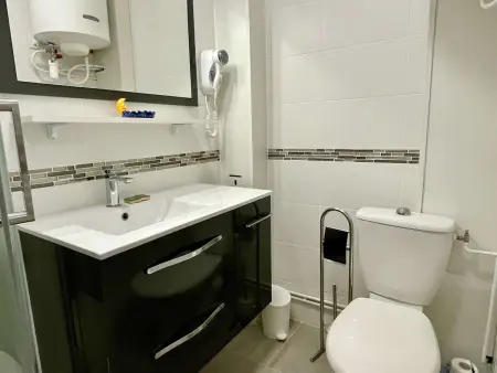 Studio Cabine 4 pers, proche mer, clim, parking, animaux ok - Photo 11