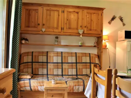 Studio cabine 5 couchages, proche commodités, téléski, balcon sud, ski casier - Photo 5
