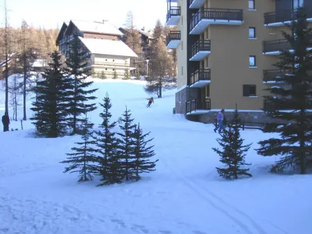 Studio cabine 5 couchages, proche commodités, téléski, balcon sud, ski casier - Photo 21