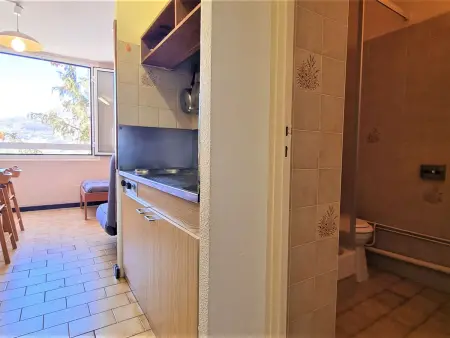 Studio cosy avec Wifi, parking gratuit, proche des pistes et commerces - Photo 3