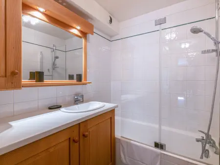 Appartement cosy, 2 chambres avec terrasse, proche pistes de ski, WIFI - La Clusaz - Photo 4