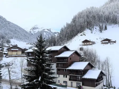 Appartement cosy 2 étoiles avec balcon et piscine – Idéal pour 4/5 pers. proche station de ski - Photo 6