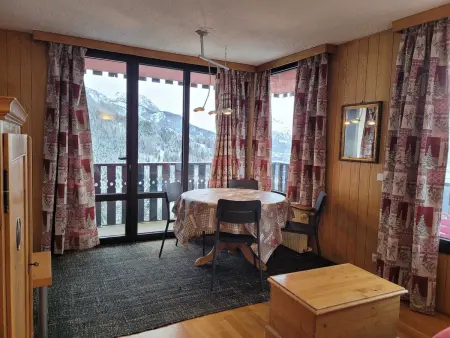 Bel appartement rénové avec parking privé, à Pra Loup - Photo 1