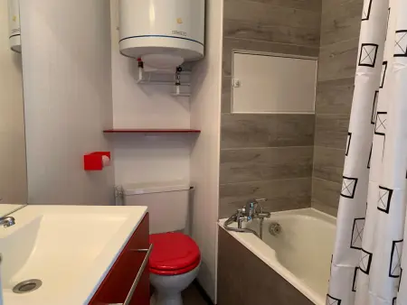Studio cabine 24m², balcon vue montagne, parking privé - Photo 3