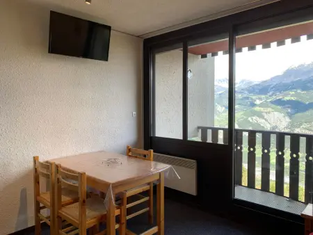 Studio cabine 24m², balcon vue montagne, parking privé - Photo 5