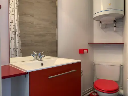 Studio cabine 24m², balcon vue montagne, parking privé - Photo 9