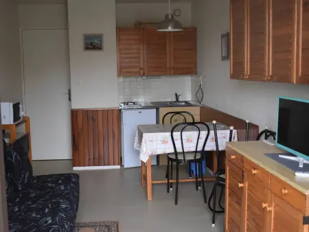 Charmant studio cabine avec balcon exposé sud pour 4 personnes au cœur de la Station - Photo 4