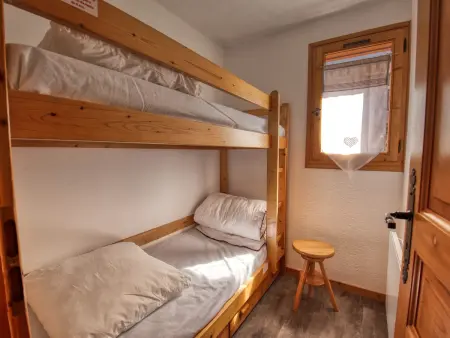 Appartement rénové, confortable, proche navettes, vue montagne - Photo 7