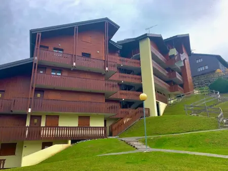Appartement rénové, confortable, proche navettes, vue montagne - Photo 19