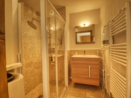 Charmant T3 avec terrasse et vue montagnes, 2 chambres à Morillon - Photo 5