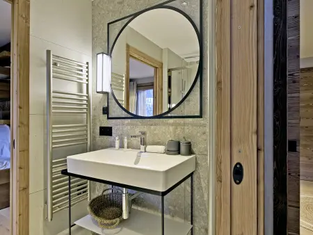 Charmant Appartement à Méribel - 3 Chambres, 6 Pers, Balcon & TV, Services Inclus - Photo 14