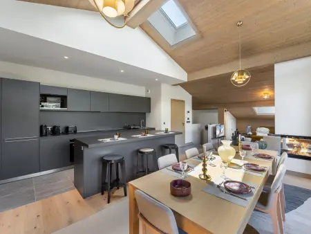Duplex à Megève avec spa, piscine, salle de sport et cheminée - Photo 4