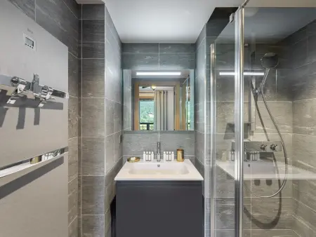 Duplex à Megève avec spa, piscine, salle de sport et cheminée - Photo 9