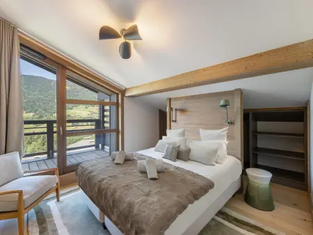 Duplex à Megève avec spa, piscine, salle de sport et cheminée - Photo 10
