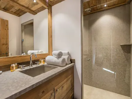 Appartement 4 chambres pour 10 pers. au cœur de Courchevel 1850 - Photo 8