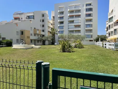 Deux pièces rénové avec terrasse, parking privé à Port Camargue - Photo 21