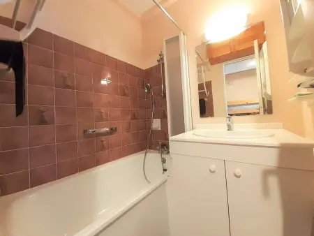 Studio cabine 6 pers à Piau-Engaly avec balcon et vue sur pistes - Photo 9