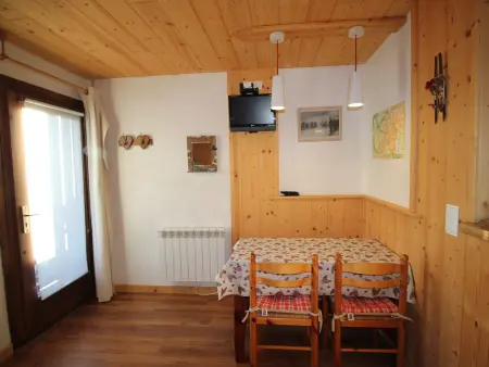 Studio accueillant 4 pers. proche centre Champagny - Photo 2