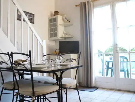 Charmant T1 bis 4 couchages, terrasse, St Martin de Ré - Photo 6