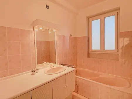Ajaccio: Appart 2 pièces, 4 pers, parking, vue mer - Photo 12
