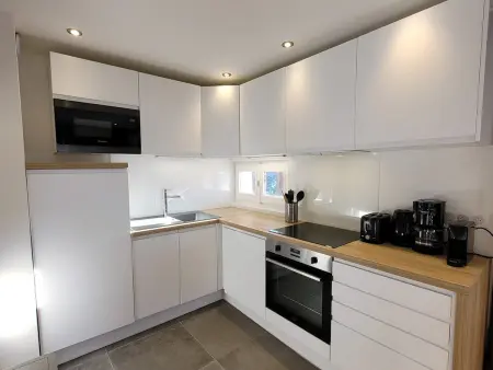 Appartement lumineux 2 chambres avec parking et vue montagnes - Photo 2