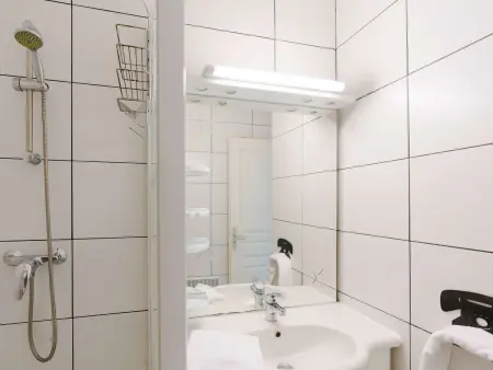 Charmant gîte de 55 m² au cœur d'un domaine viticole à 2 km de Narbonne-Plage, idéal pour 5 pers. - Photo 9