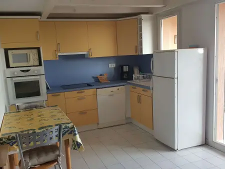 Appartement duplex 3 pièces avec piscine, climatisation et garage à Port Camargue - Photo 4