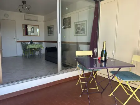 Studio climatisé avec piscine et parking - 4 couchages - Port Camargue - Photo 5