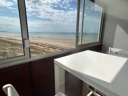 Studio charmant face mer accès plage, balcon, parking - Photo 21