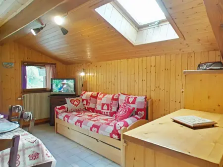 Appartement ensoleillé 2 étoiles, 6 couchages, proche pistes, balcon sud, navette ski - Photo 5