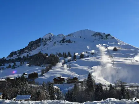Appartement ensoleillé 2 étoiles, 6 couchages, proche pistes, balcon sud, navette ski - Photo 17