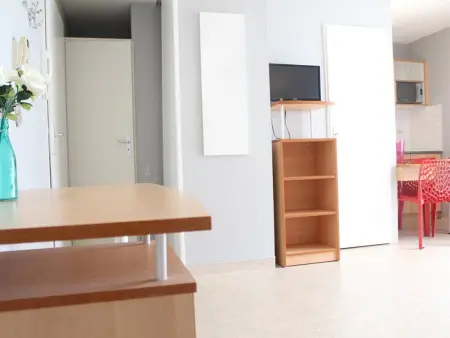 Appt 2 pièces au calme avec balcon, parking privé - Photo 2