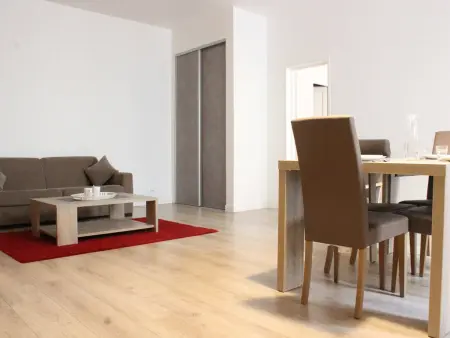 Charme Ancien Moderne, Vieux Port, 4 Couchages, Appartement 4 personnes à La Rochelle - Photo 2