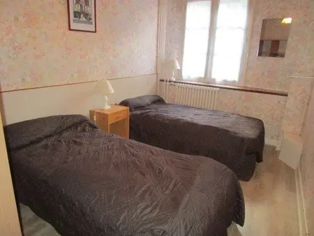Appartement T3 à Cauterets, proche thermes, télécabine, WiFi et parking - Photo 2