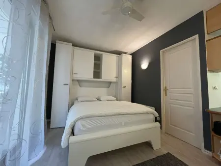 Studio confortable avec terrasse et parking aux Minimes, La Rochelle - Photo 1