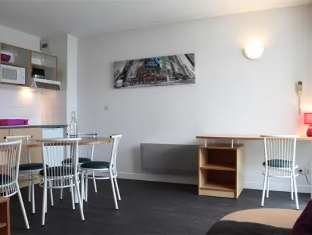 Duplex 3 pièces avec balcon au cœur de La Rochelle - Photo 4