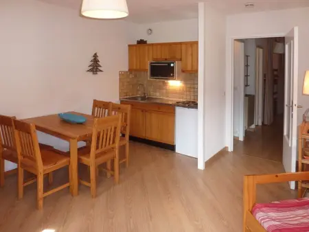 Studio skis aux pieds, balcon sud, idéalement situé, 4-6 couchages, proche animations et commerces - Photo 2