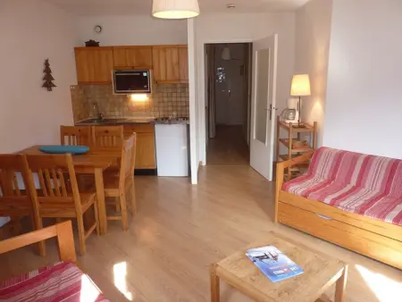 Studio skis aux pieds, balcon sud, idéalement situé, 4-6 couchages, proche animations et commerces - Photo 3