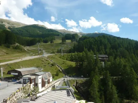 Studio skis aux pieds, balcon sud, idéalement situé, 4-6 couchages, proche animations et commerces - Photo 7