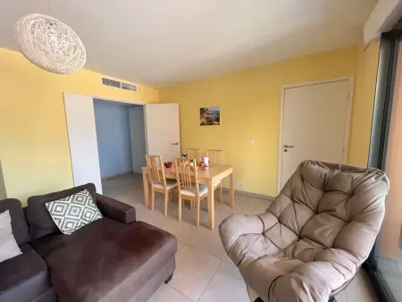 Appartement de vacances climatisé avec terrasse et garage au cœur du centre historique de Fréjus - Photo 4