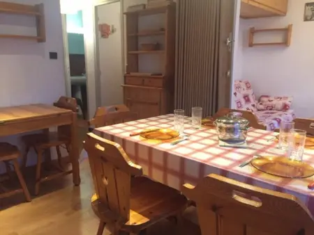 Studio cabine 8 pers, Sud, pied de piste, centre station, proche commerces et ESF - Photo 4